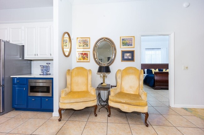 Building Photo - Charming 3 Bedroom , 2 Bath Country Home with Lake Views