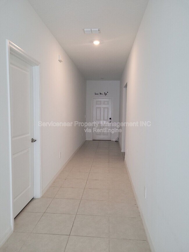 Building Photo - 2240 Gatsby Ln