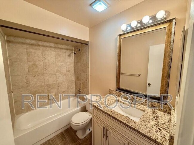 Building Photo - 5232 Via Hacienda Cir
