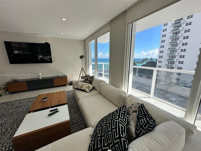 Building Photo - 2751 S Ocean Dr