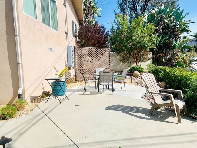 Building Photo - 1BD/1BA Mission Hills Apartment w/ 1-Car Garage! Only $1,995/mo~