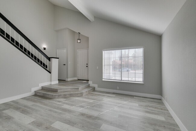 Building Photo - 3-Bedroom Dream Home in Green Valley