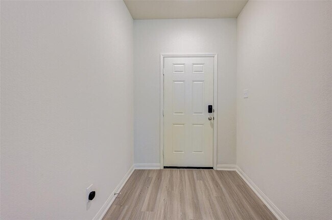 Building Photo - 28057 Irving Dr