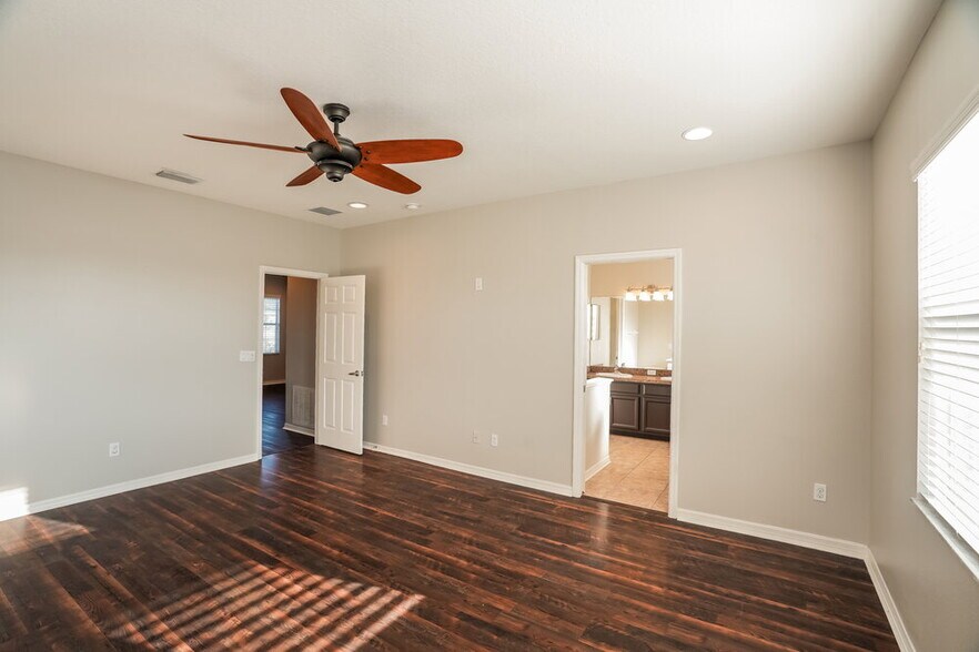 Building Photo - 908 Fern Leaf Dr