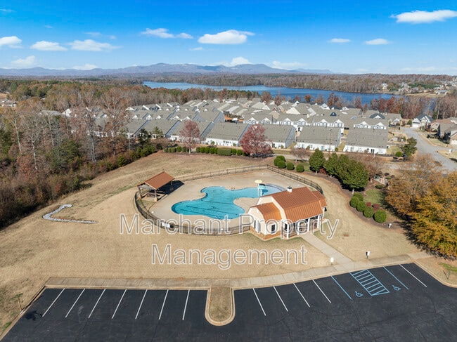 Building Photo - 415 Batten Rd