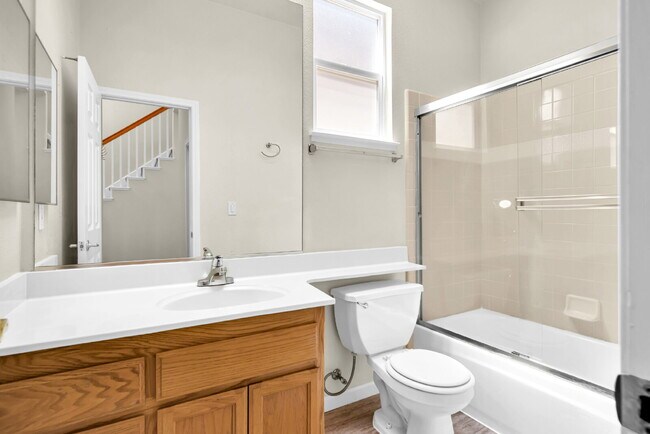 Building Photo - Move-In Ready 4-Bed, 3-Bath Gem in a Covet...