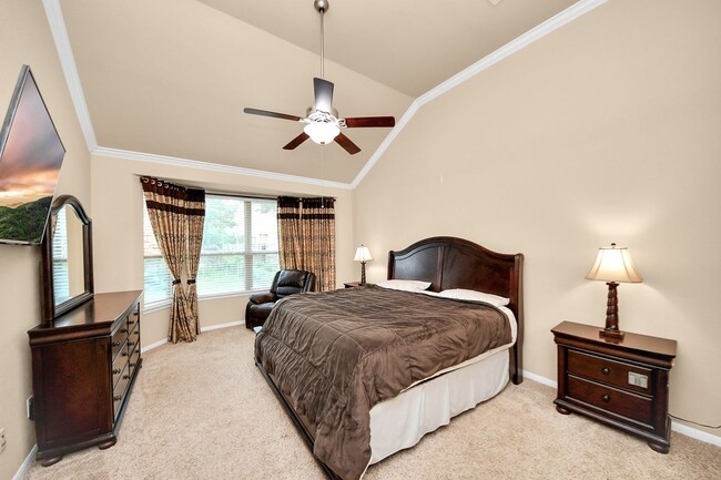 Building Photo - 28523 Pleasant Forest Dr