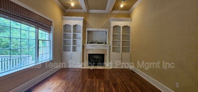 Building Photo - 6926 Linkside Ct