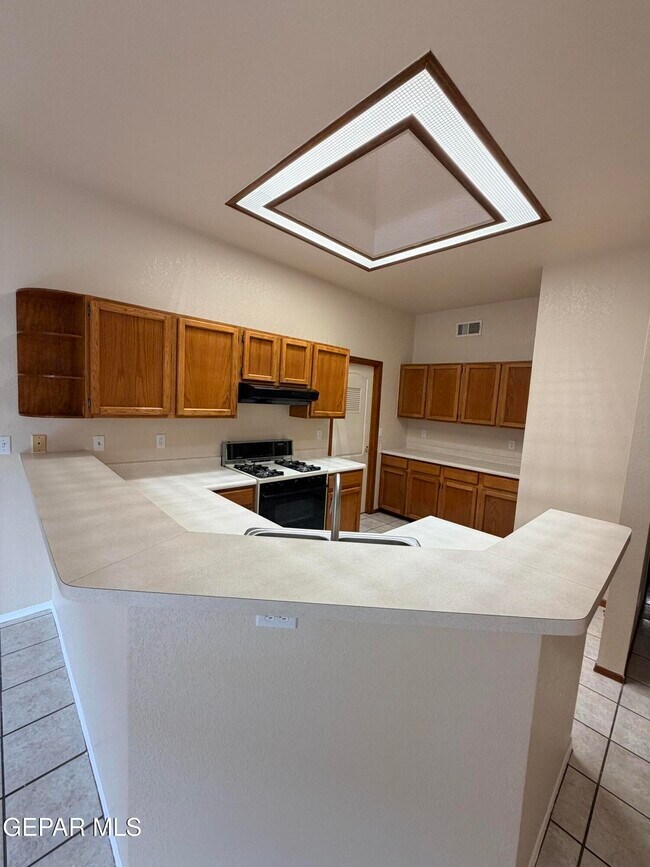 Building Photo - 1892 Lyman Dutton Cir