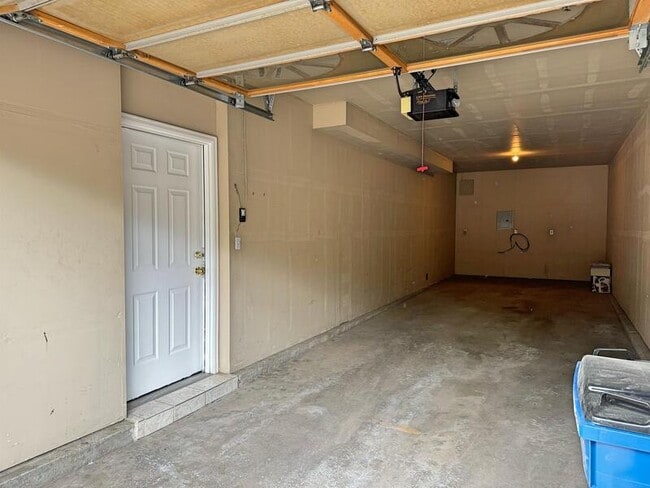Building Photo - 4271 S Blackhawk Cir