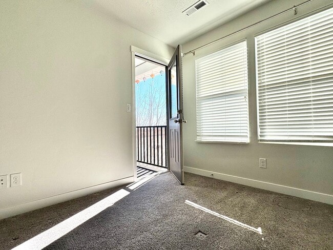 Building Photo - West Jordan 3-Bedroom Home - Clean, Cozy & Convenient