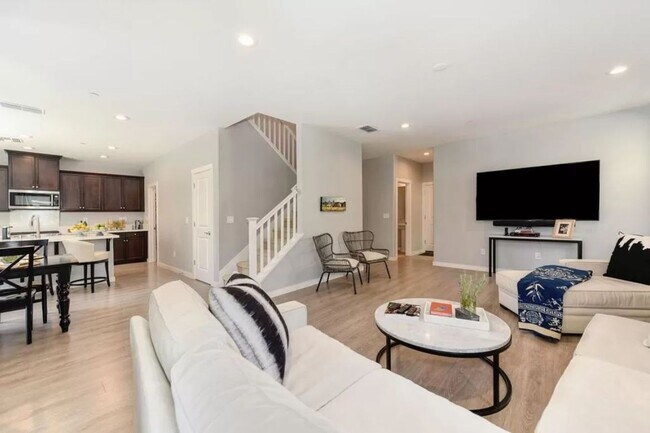 Building Photo - Gorgeous 4 Bedroom Patio Home in Rocklin