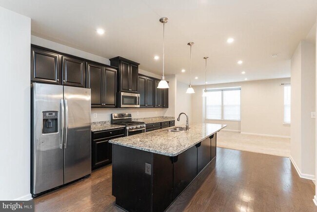 Building Photo - 9907 Cedarmass Cir
