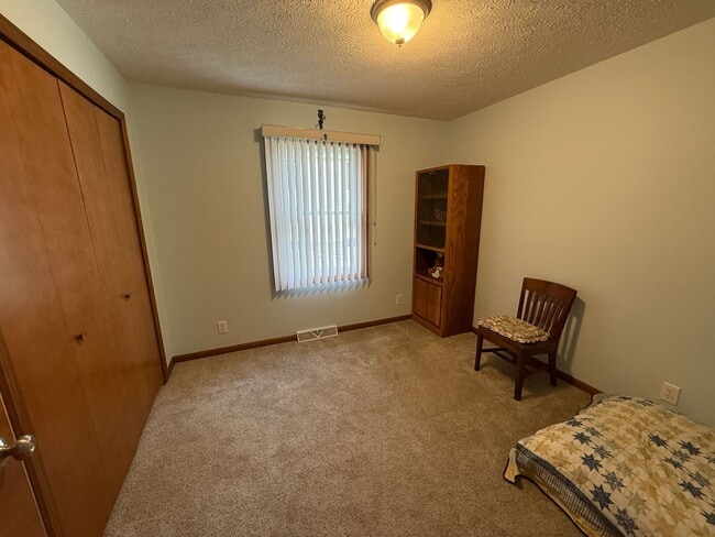 Building Photo - Nice Home for Rent in Downtown Wakarusa