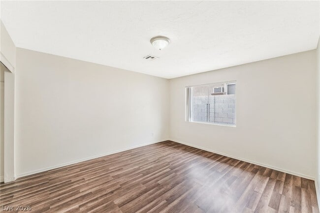 Building Photo - 4960 E Mohave Ave