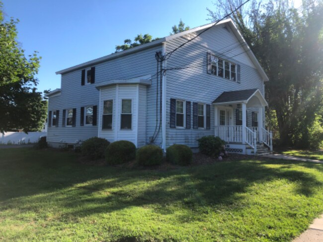 Building Photo - 8 E Oneida St