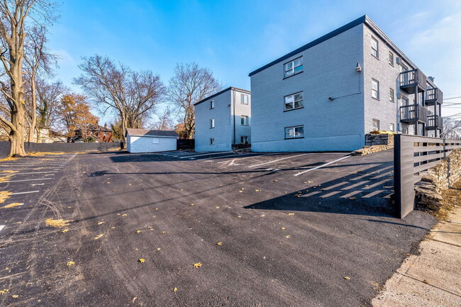 Building Photo - 5733 Montgomery Rd