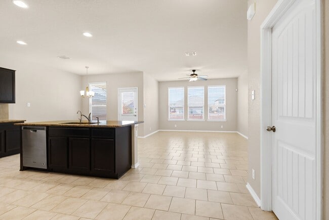 Building Photo - 515 Sage Thrasher