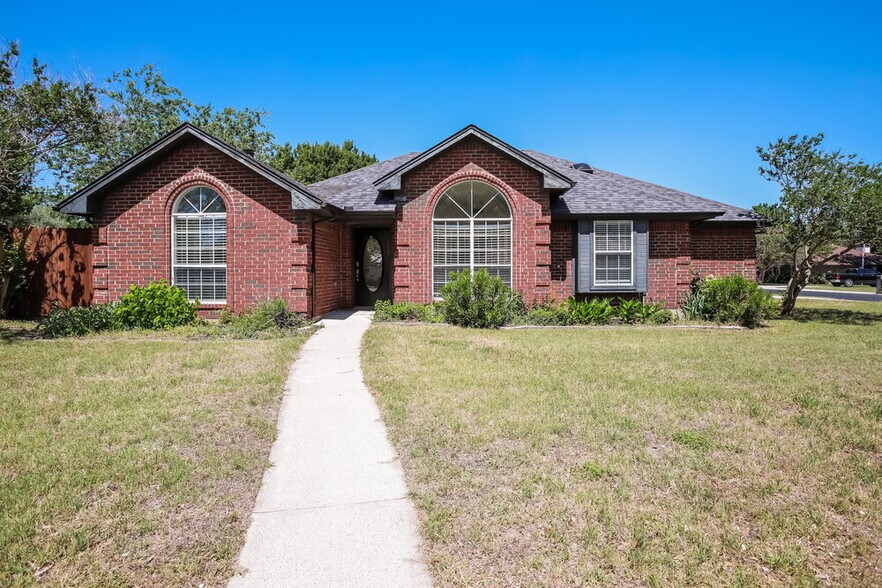 Primary Photo - 58 Robins Nest Dr