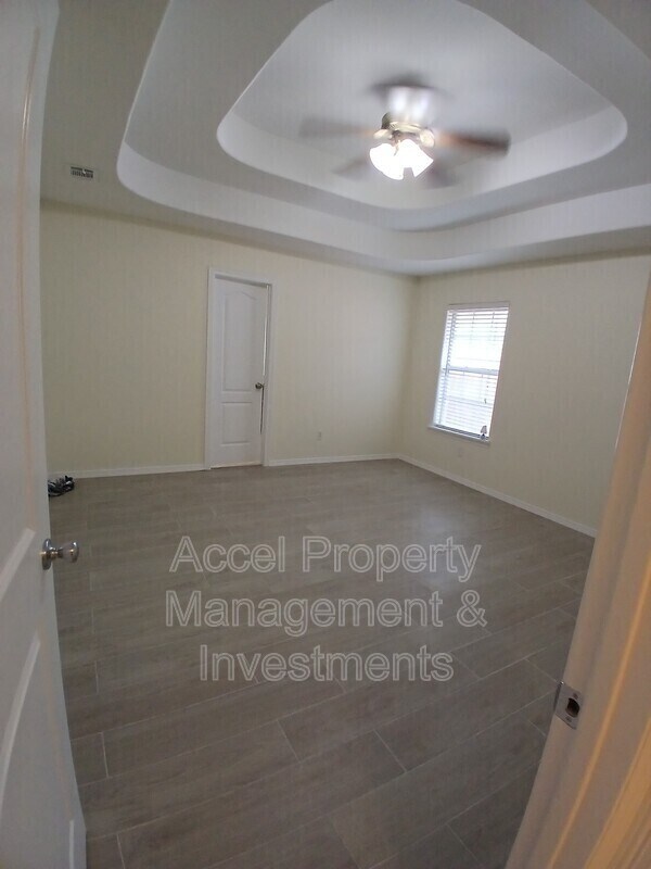 Building Photo - 4909 N Cypress St