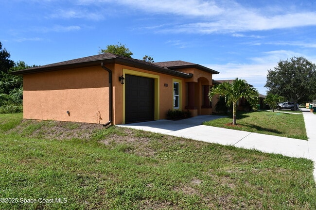 Building Photo - 1517 Furnari St