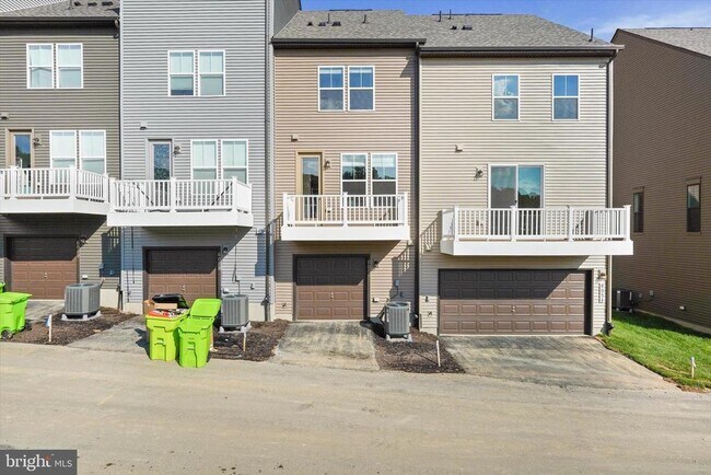 Building Photo - 6056 Beake St
