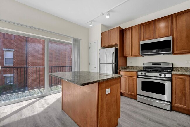 Building Photo - 2503 S Calumet Ave