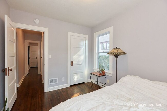 Building Photo - 3br 1ba 2cg ~ Security Deposit Free Altern...