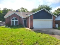 Building Photo - 2225 Prytania Cir