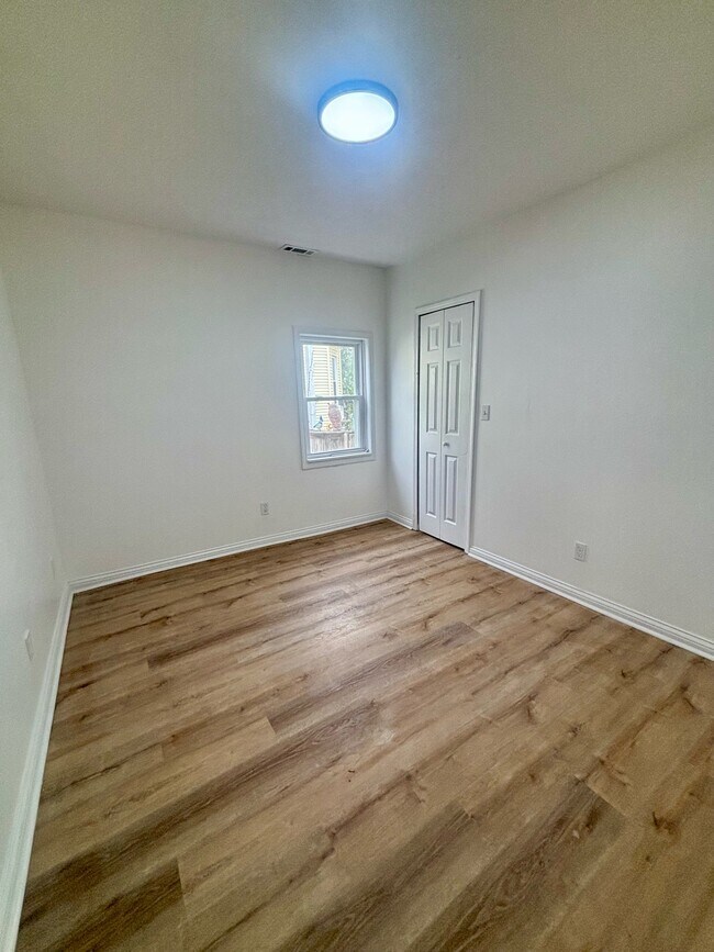 Building Photo - 831 Meigs Ave