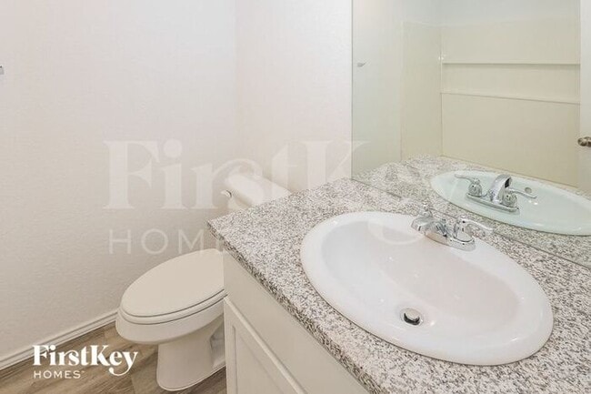 Building Photo - 131 Agave Cir