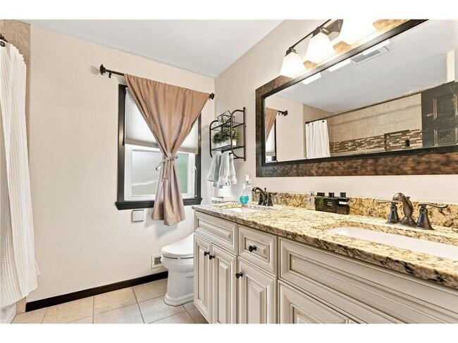 Building Photo - 4424 W 70th St
