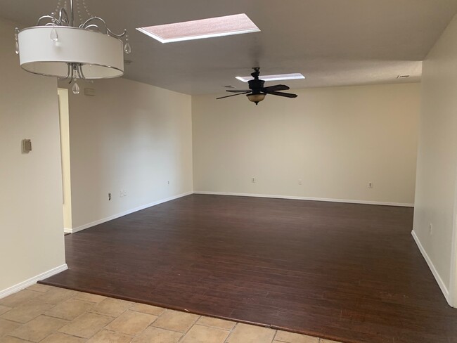 Building Photo - 137 Griegos Rd NW