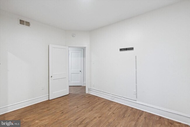 Building Photo - 6020 Catharine St