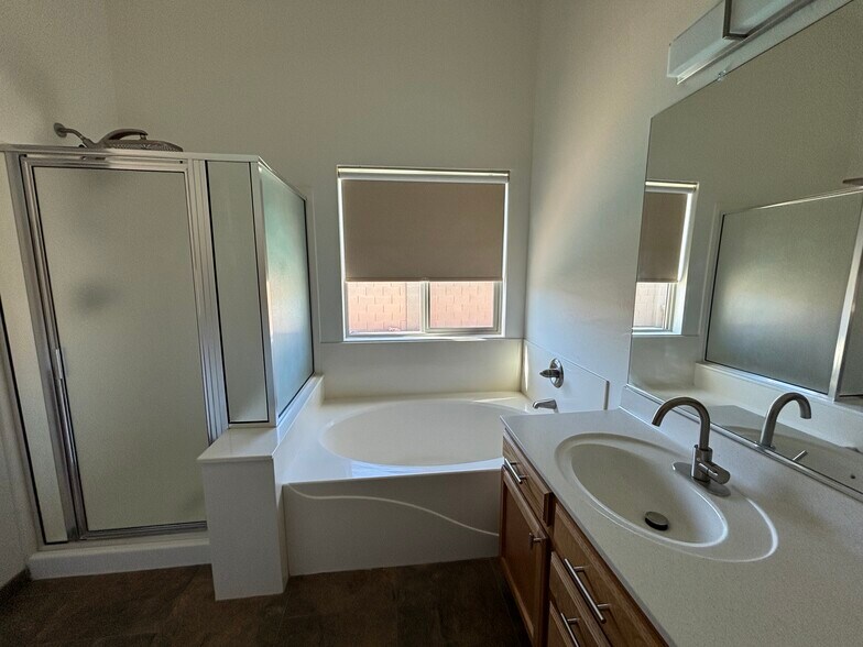 Building Photo - 15742 N 102nd St