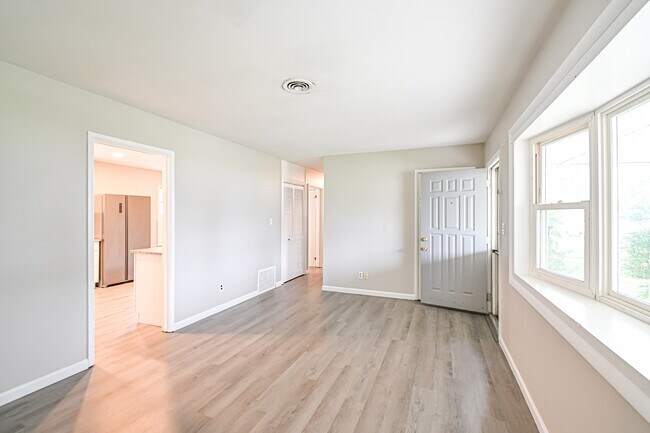 Building Photo - 2530 Bellfield St