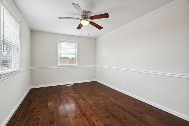 Bedroom 2 - 100 Rennard Ter