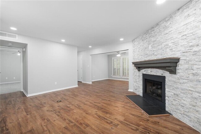 Building Photo - 4211 Canyon Point Cir