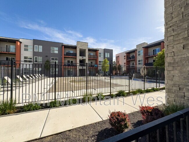 Building Photo - 875 S Depot St