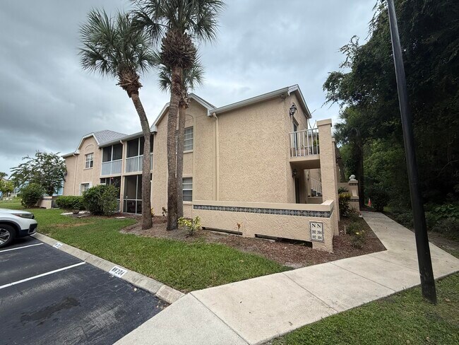 Building Photo - 1673 SE Green Acres Cir