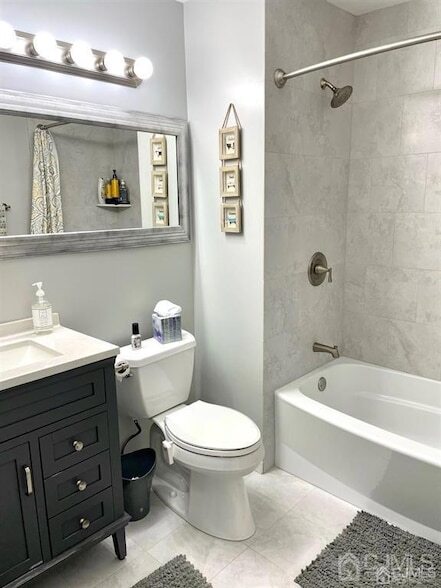 Building Photo - 165 Essex Ave