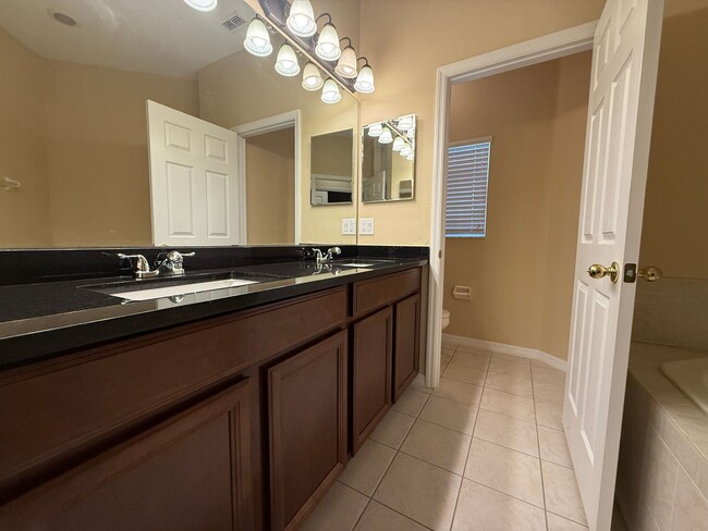 Building Photo - 3/2.5 townhome in Sanford! AVAILABLE MARCH...