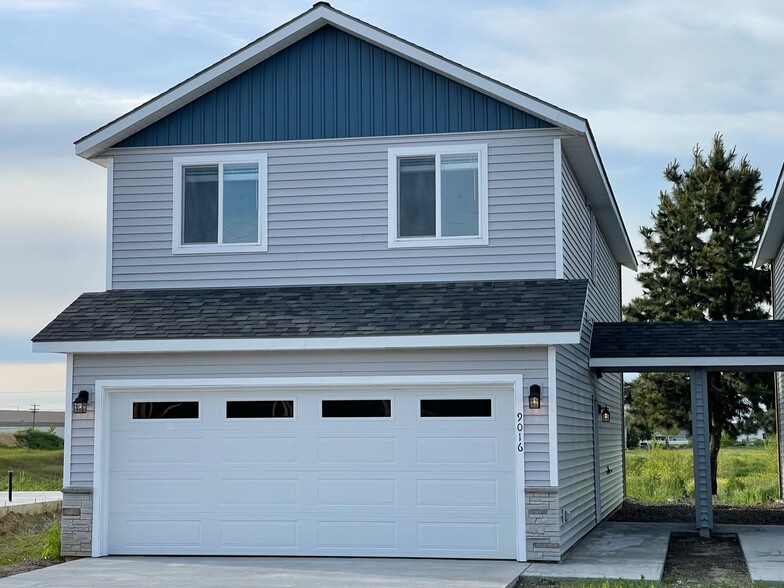 Front from street - 9016 W Winona Rd