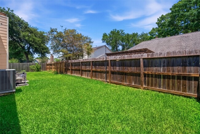 Building Photo - 2019 First Crossing Blvd