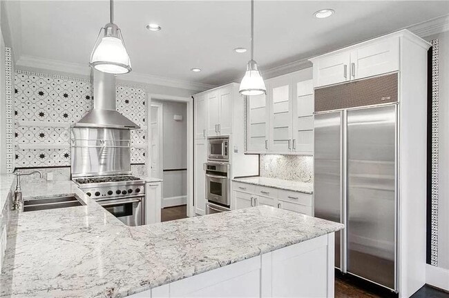 Building Photo - 460 Ivy Park Ln NE