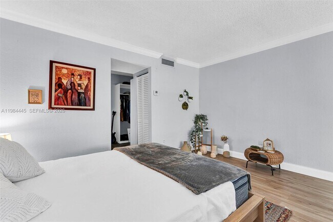 Building Photo - 8600 SW 109th Ave