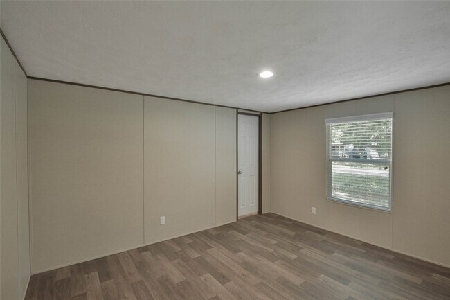 Building Photo - 25150 Faraway Ln