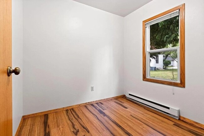 Building Photo - 1212 S Oakland Ave