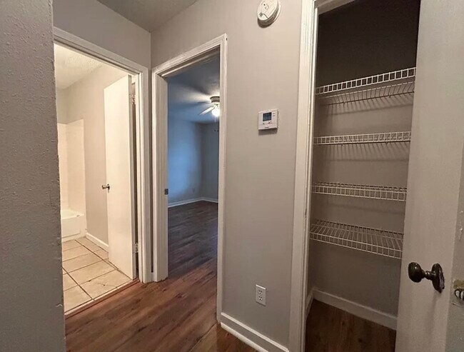 Building Photo - 3234 Nekoma Ln