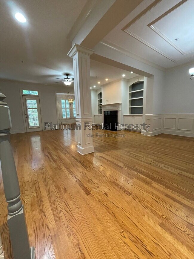 Building Photo - 1875 Adagio Dr